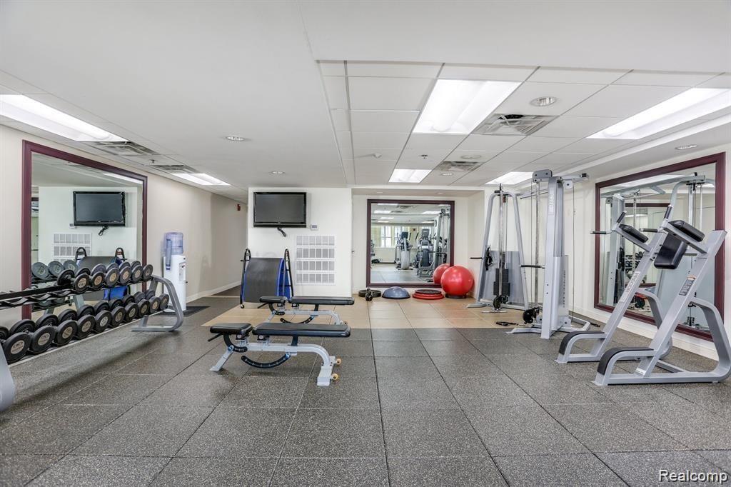 525 W Lafayette Boulevard 16E