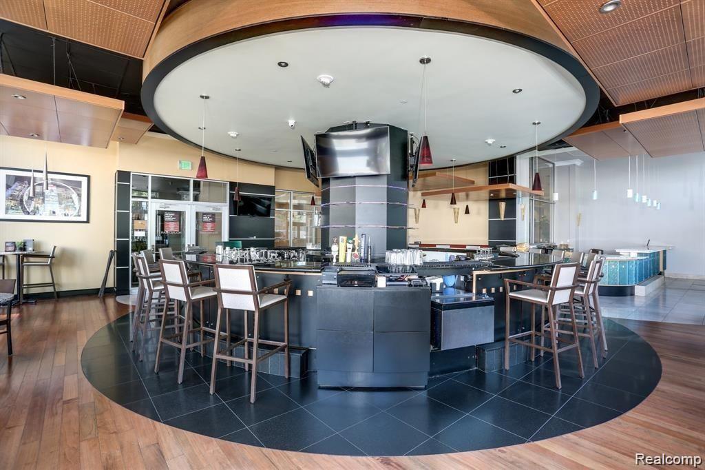 525 W Lafayette Boulevard 16E