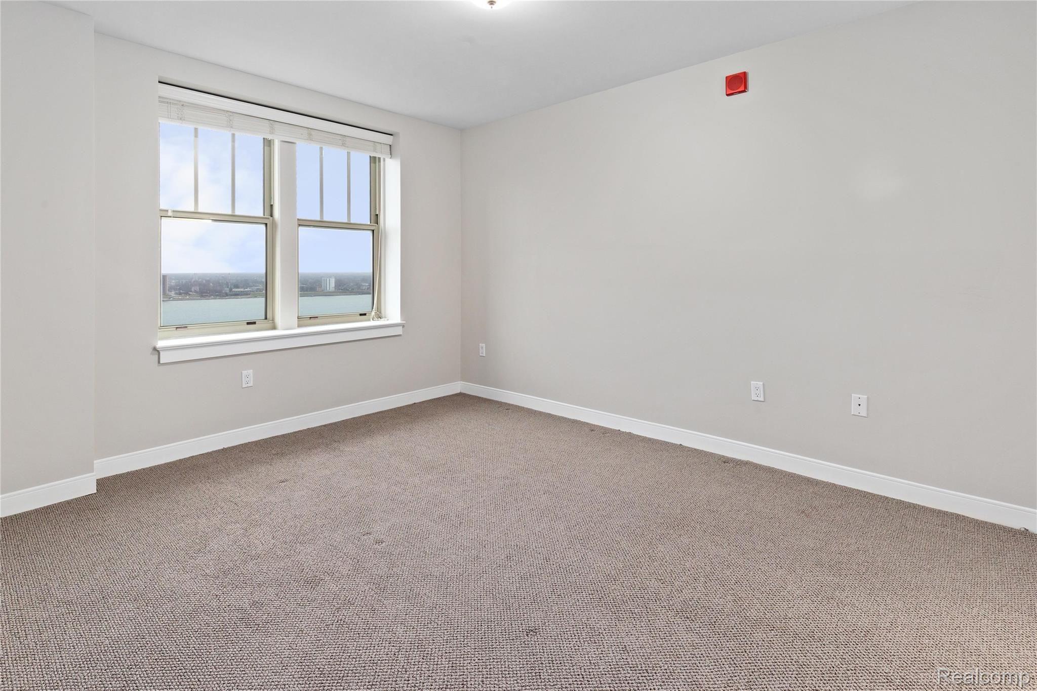 525 W Lafayette Boulevard 16E