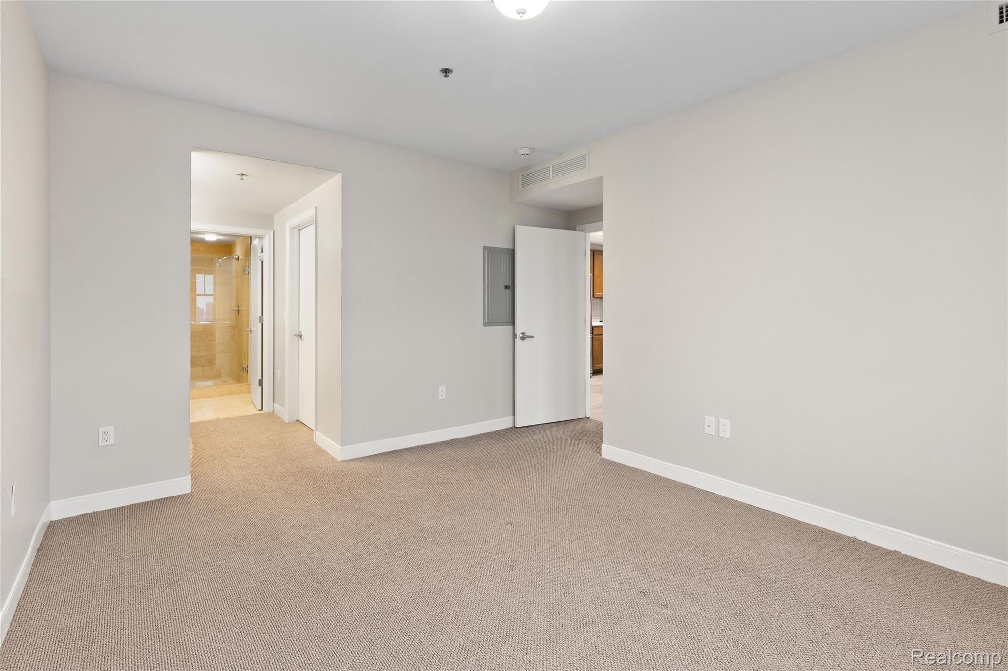 525 W Lafayette Boulevard 16E