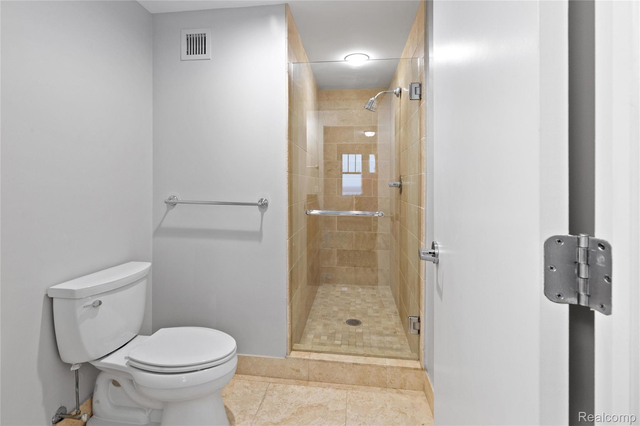525 W Lafayette Boulevard 16E