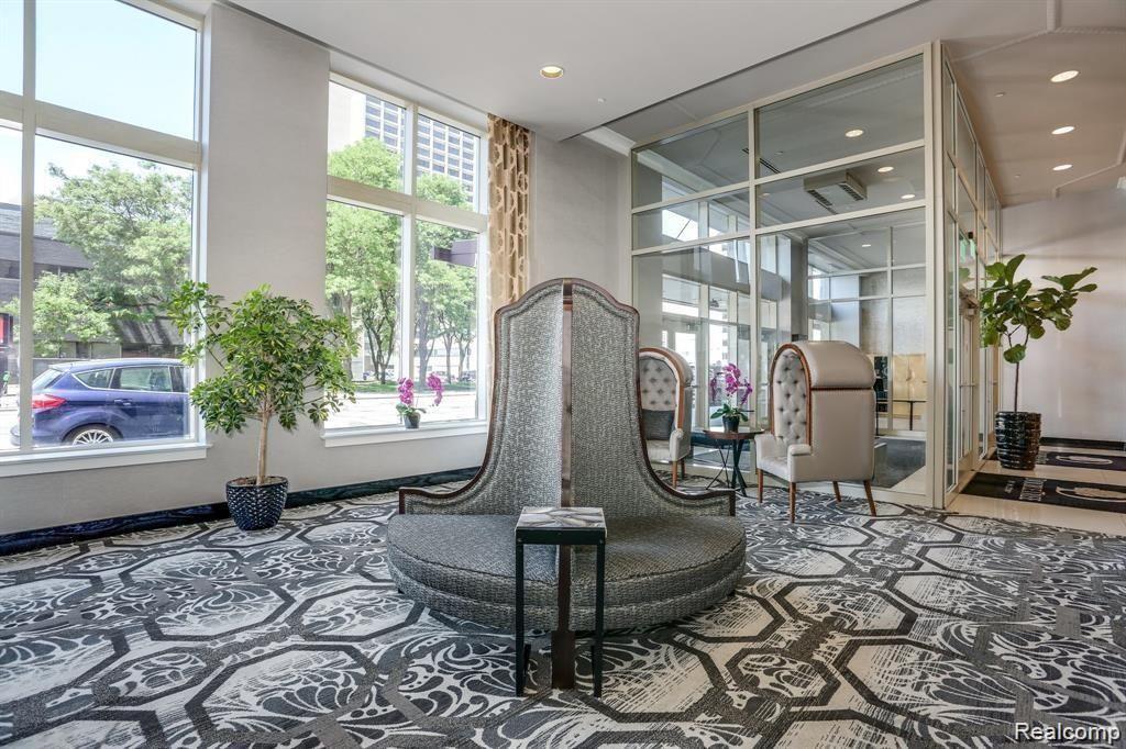 525 W Lafayette Boulevard 16E
