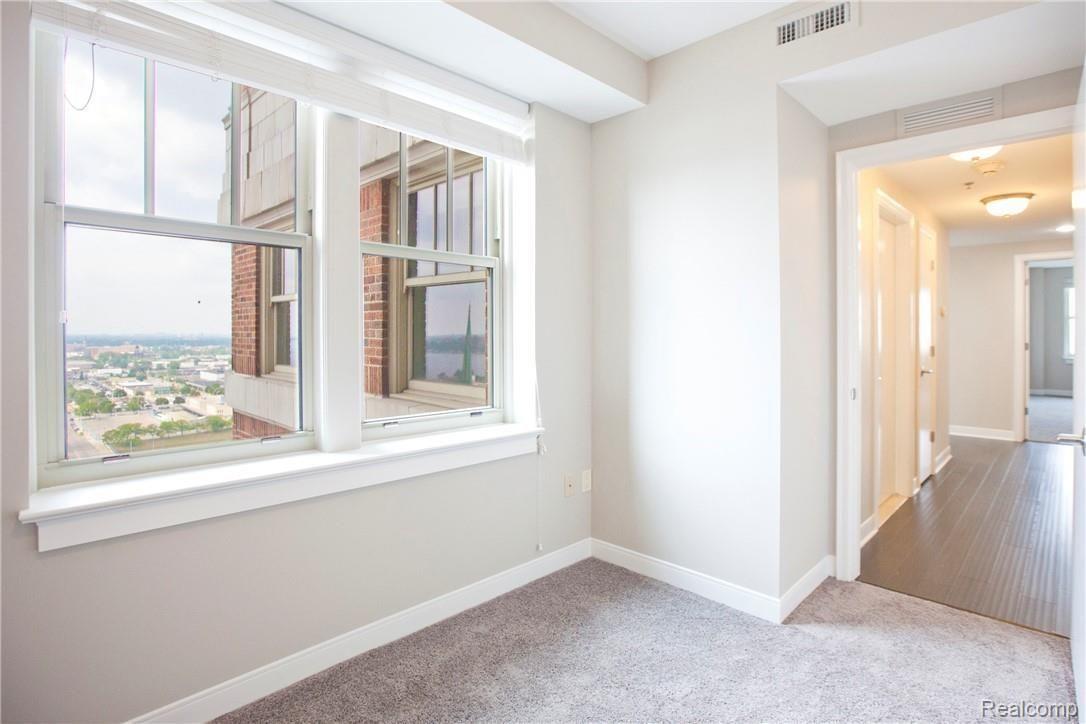 525 W Lafayette Boulevard 13B