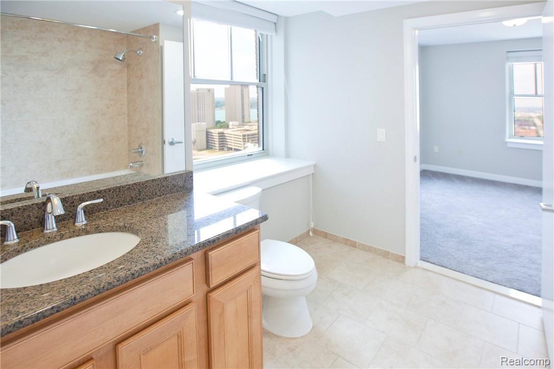 525 W Lafayette Boulevard 13B