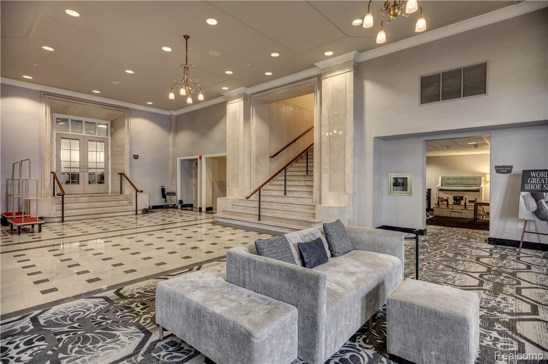 525 W Lafayette Boulevard 13B