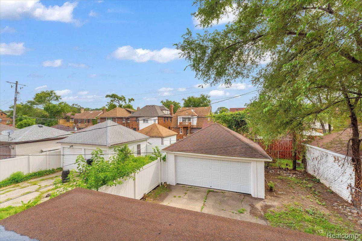 17378 PENNINGTON DR.