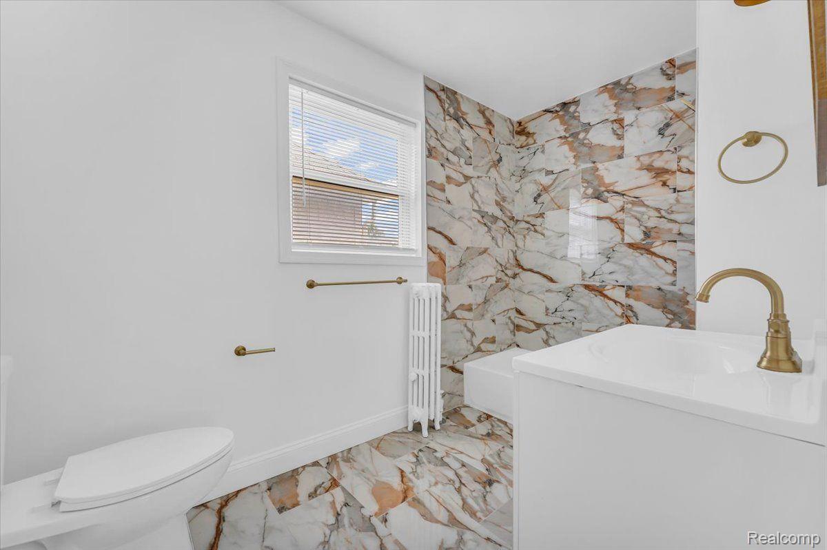 17378 PENNINGTON DR.