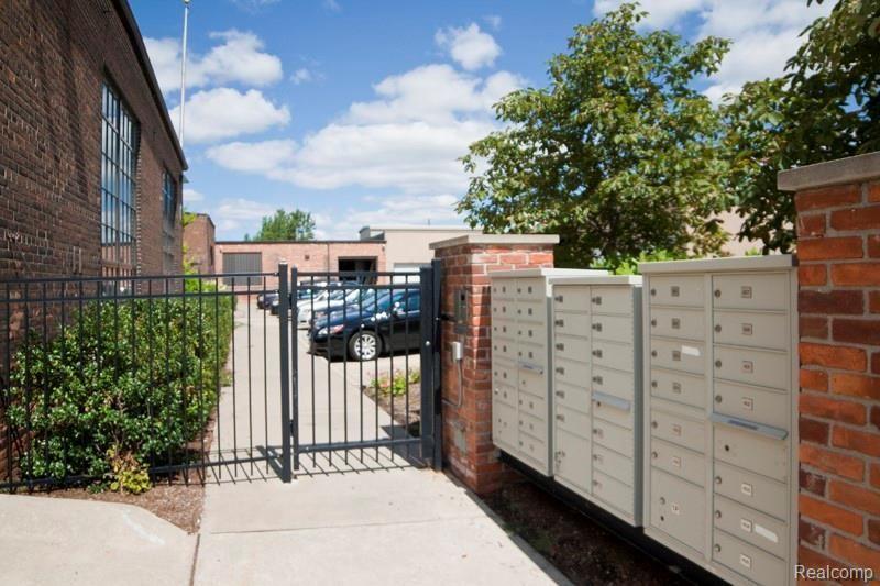 3434 RUSSELL Street 210