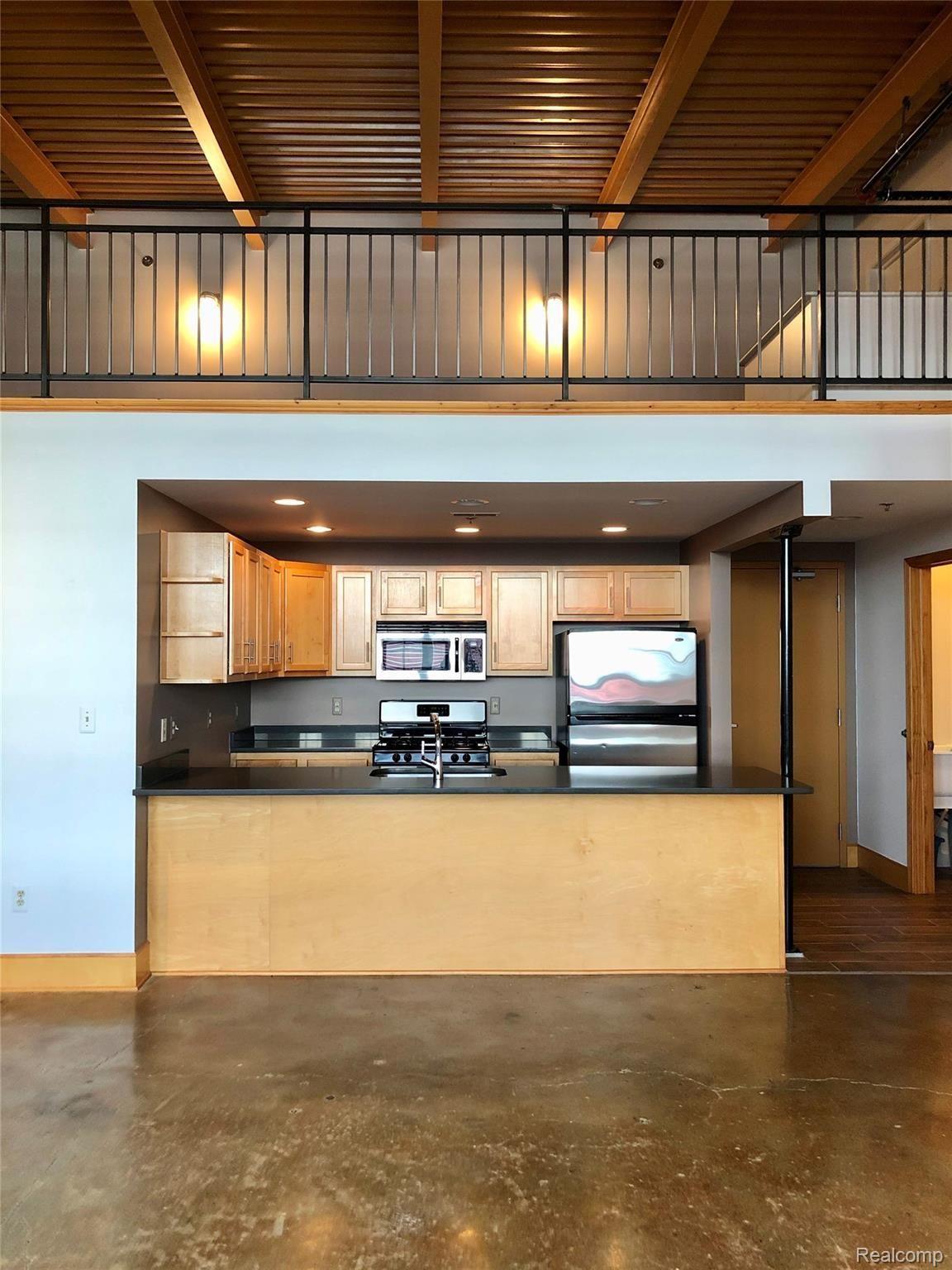 3434 RUSSELL Street 210