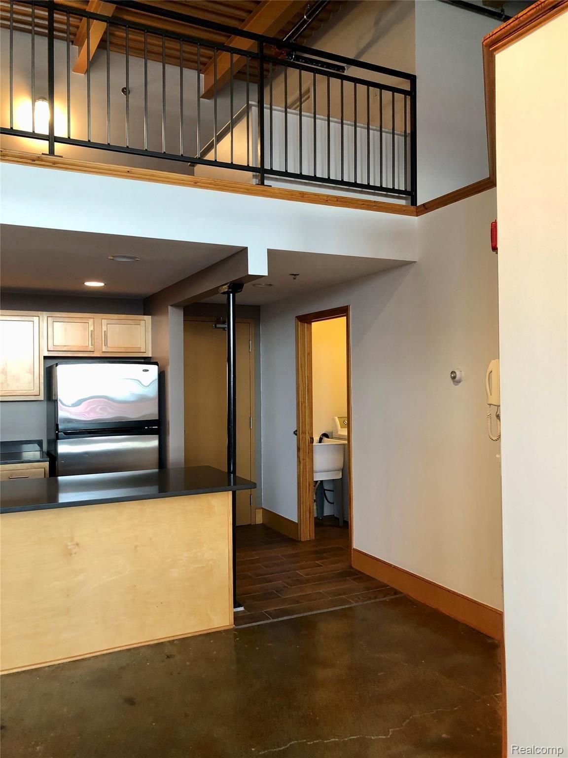 3434 RUSSELL Street 210