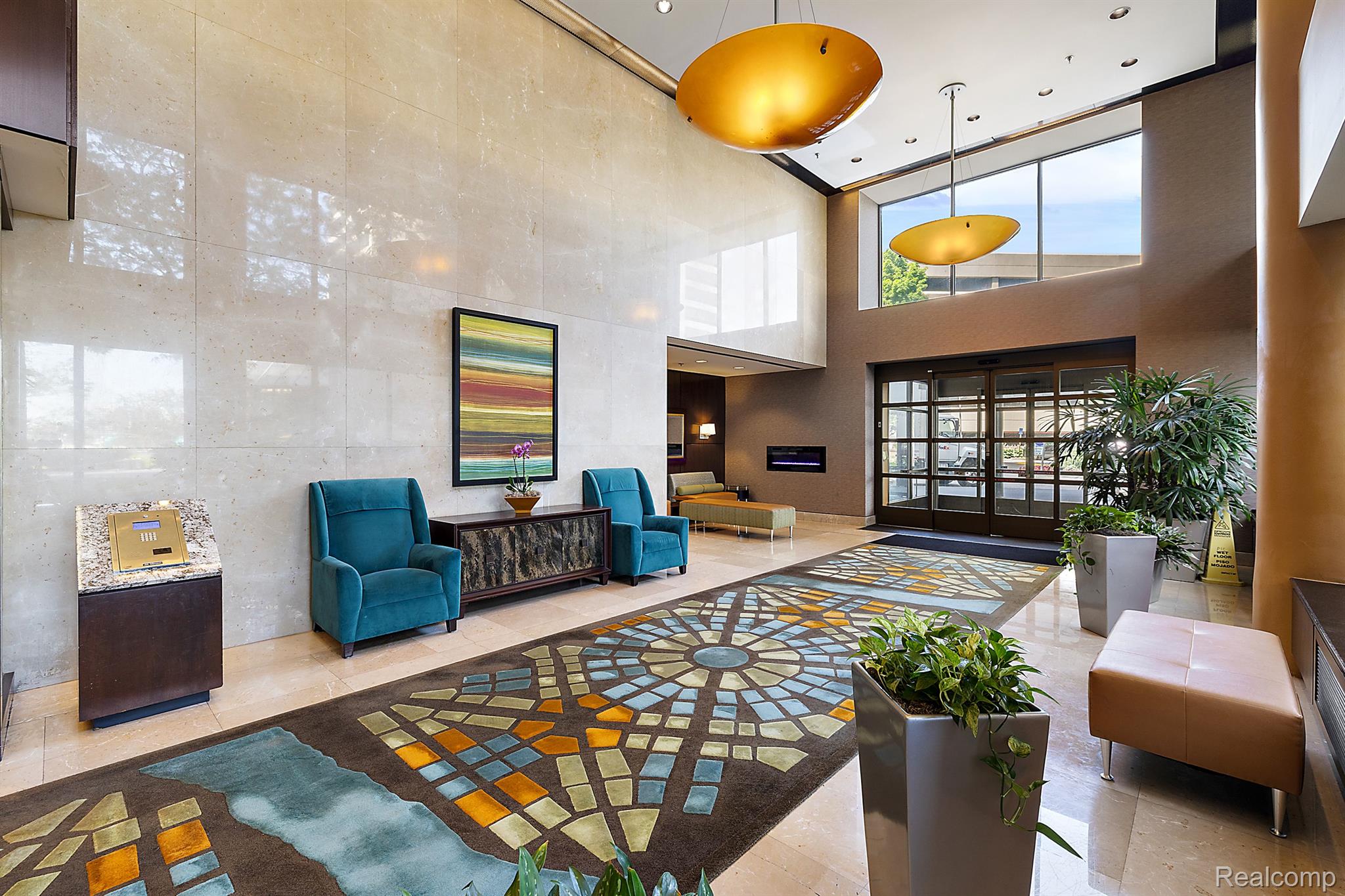 1001 W JEFFERSON Avenue 300 8i