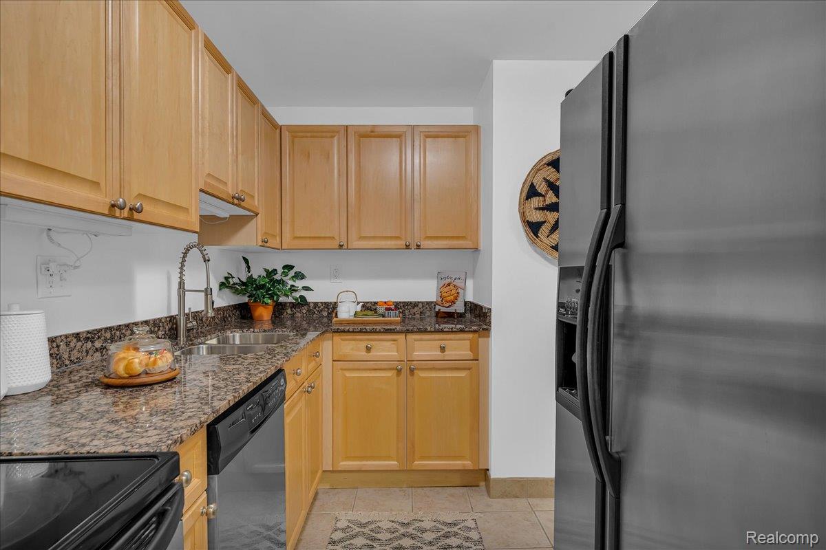 1001 W JEFFERSON Avenue 10E