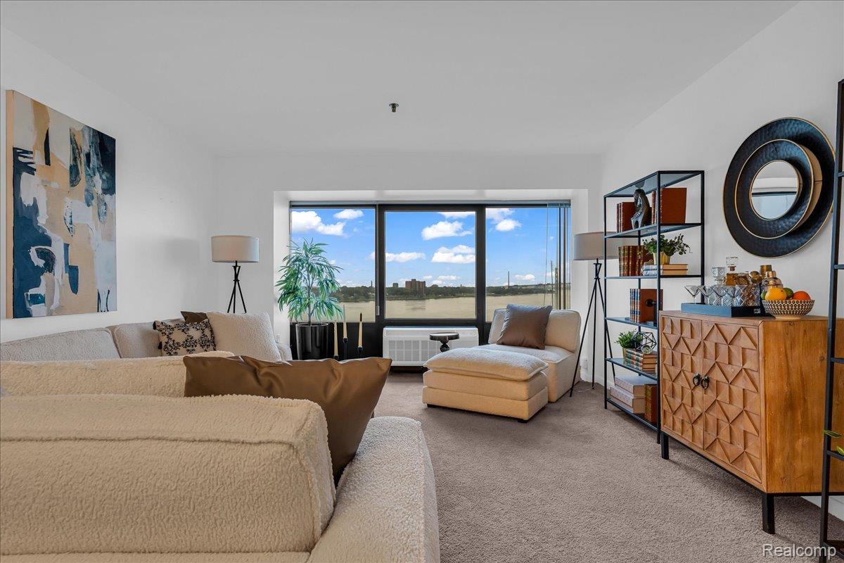 1001 W JEFFERSON Avenue 10E