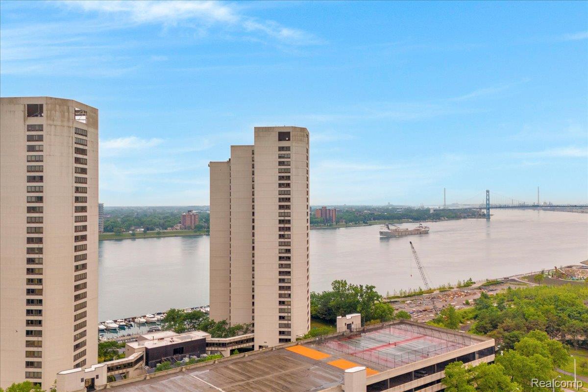 1001 W JEFFERSON Avenue 10E