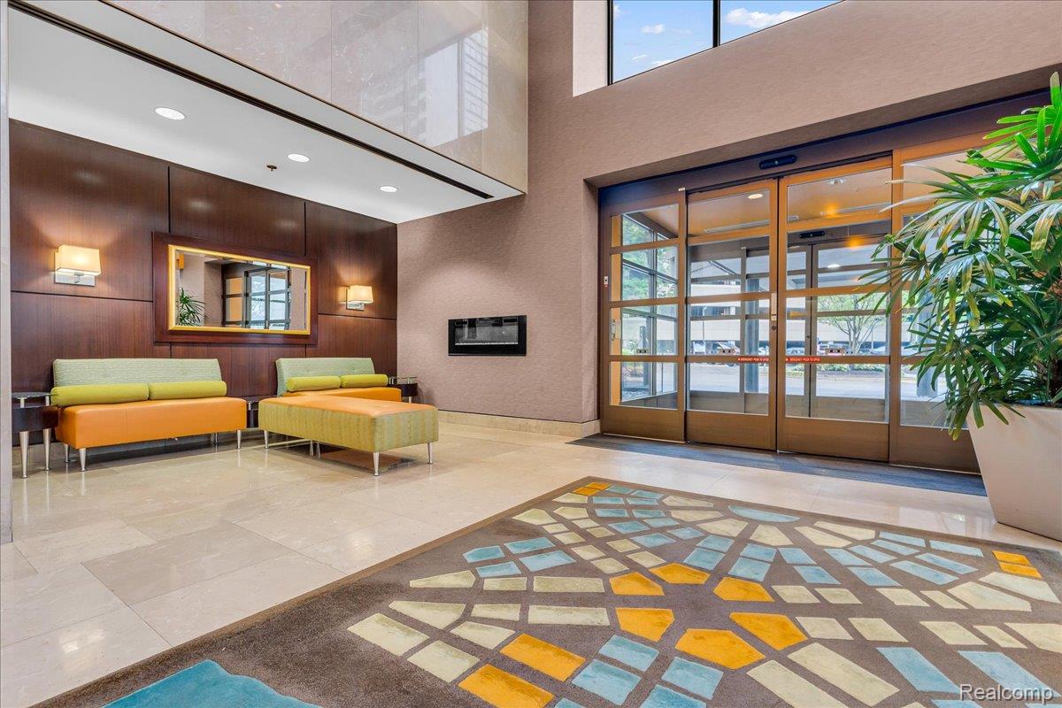 1001 W JEFFERSON Avenue 10E