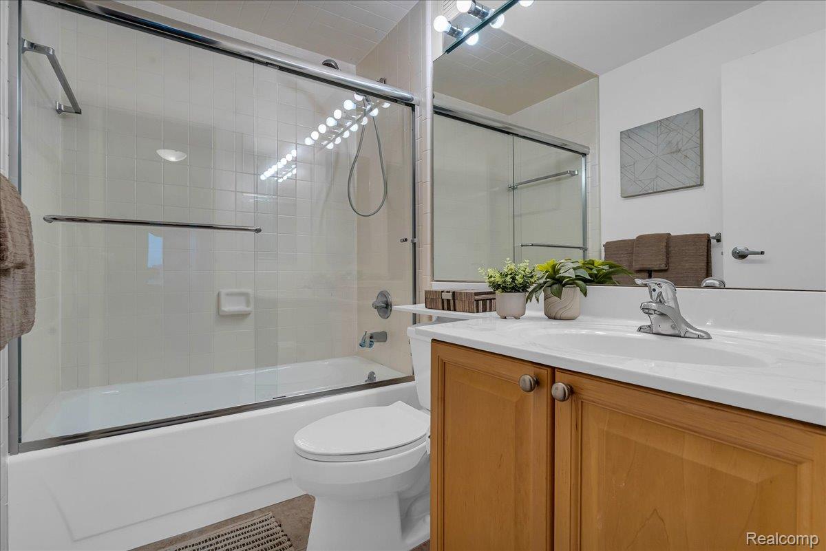 1001 W JEFFERSON Avenue 10E