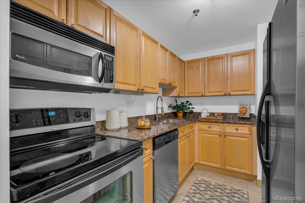 1001 W JEFFERSON Avenue 10E