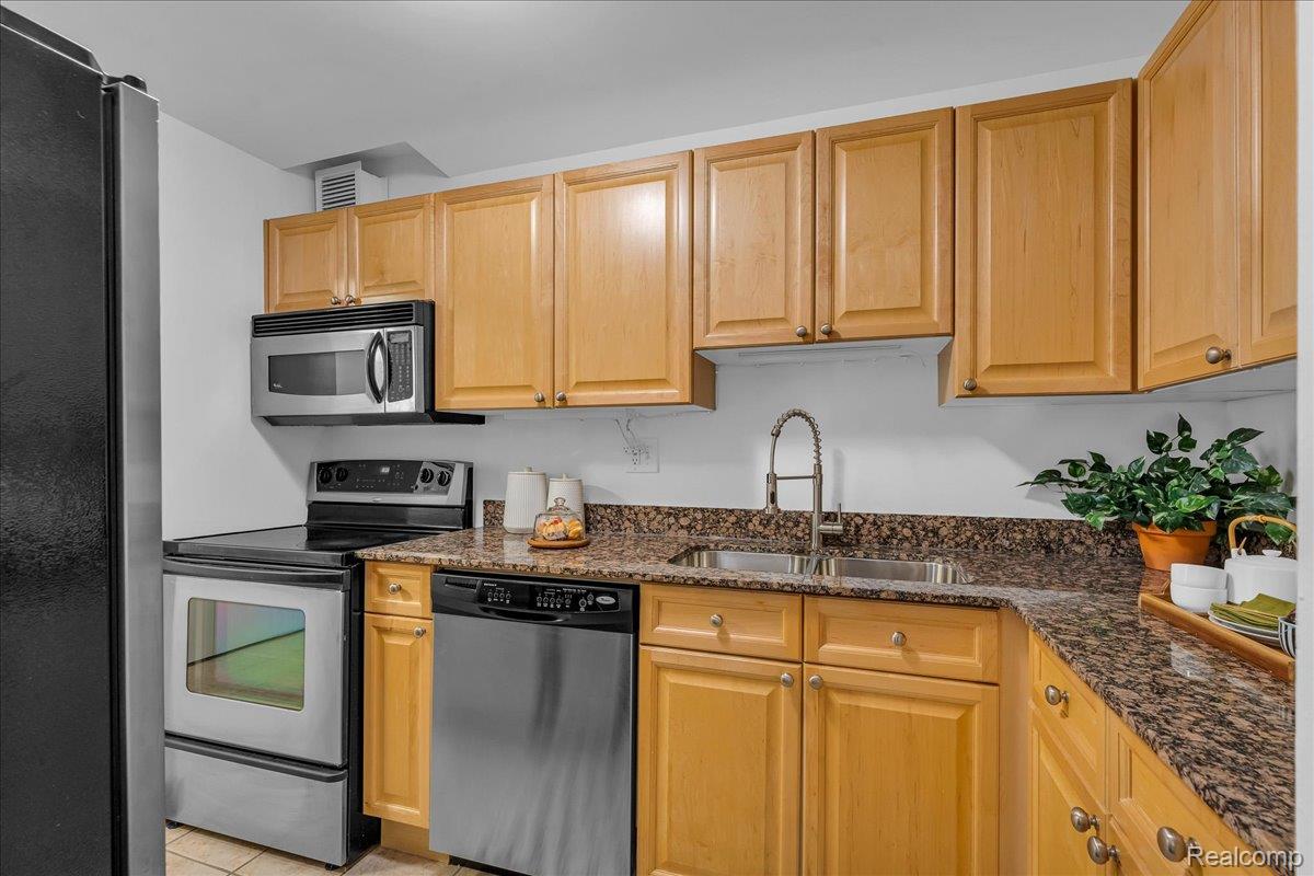 1001 W JEFFERSON Avenue 10E