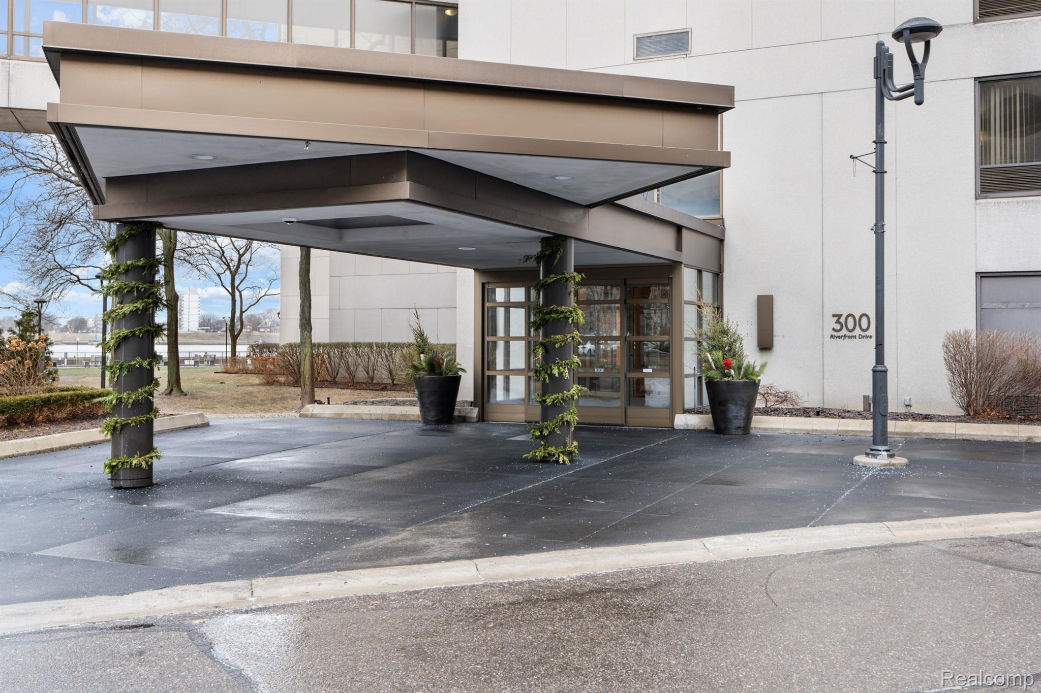 1001 W JEFFERSON Avenue 10E