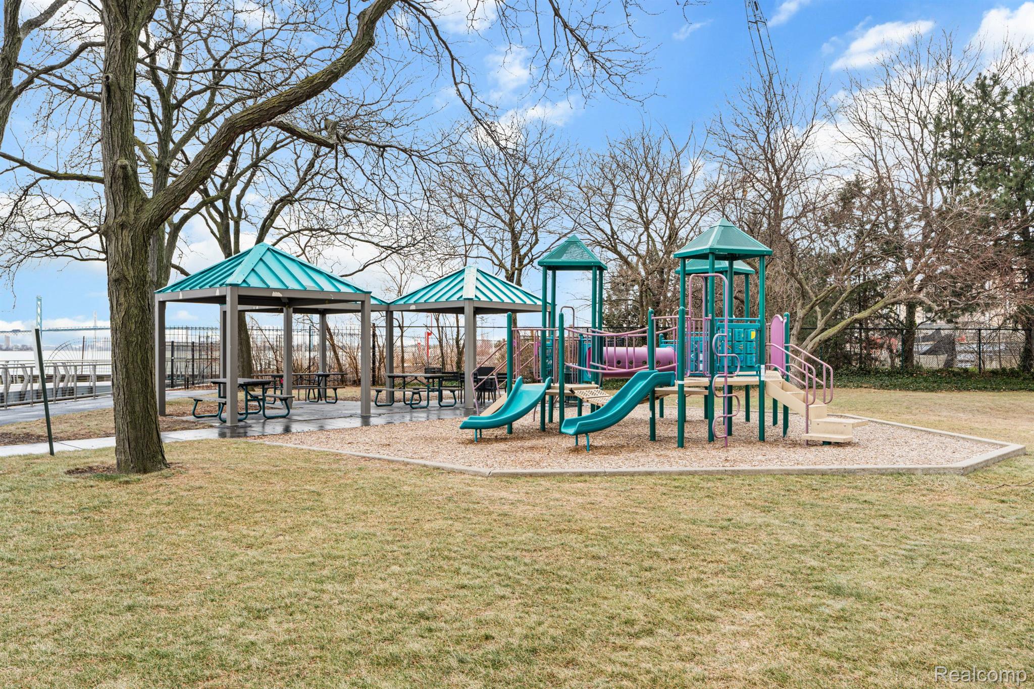 1001 W JEFFERSON Avenue 10E