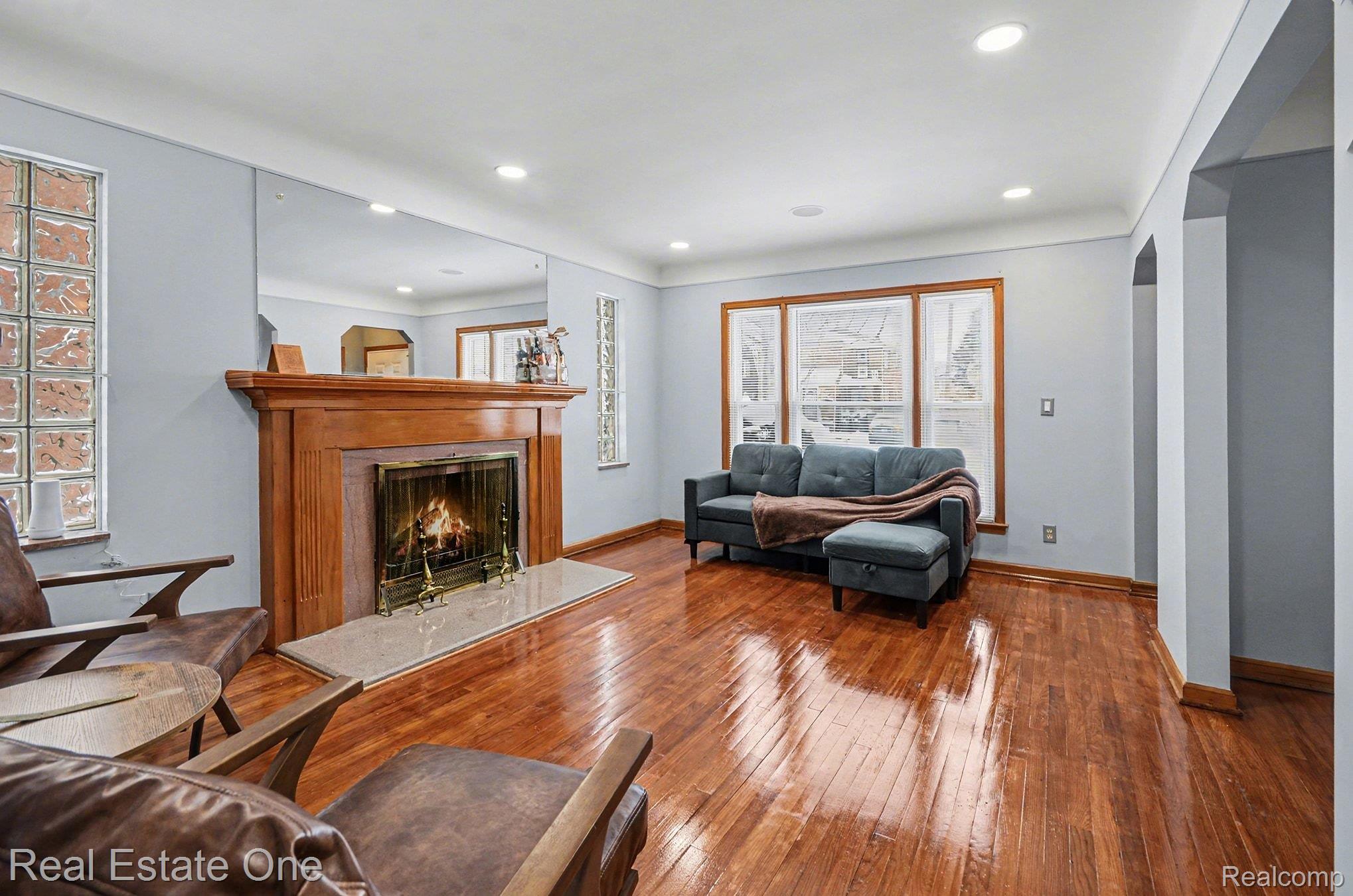 5721 Somerset Avenue