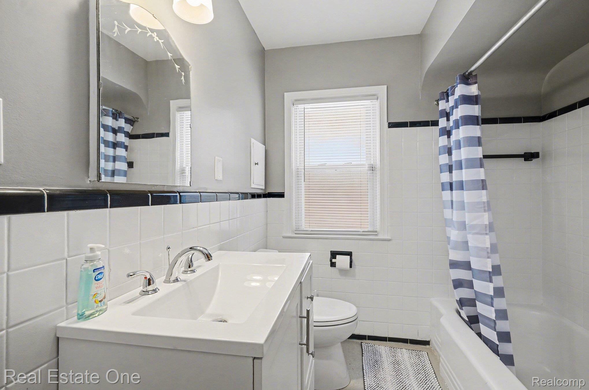 5721 Somerset Avenue