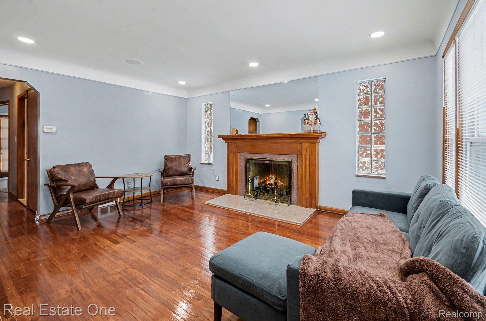 5721 Somerset Avenue