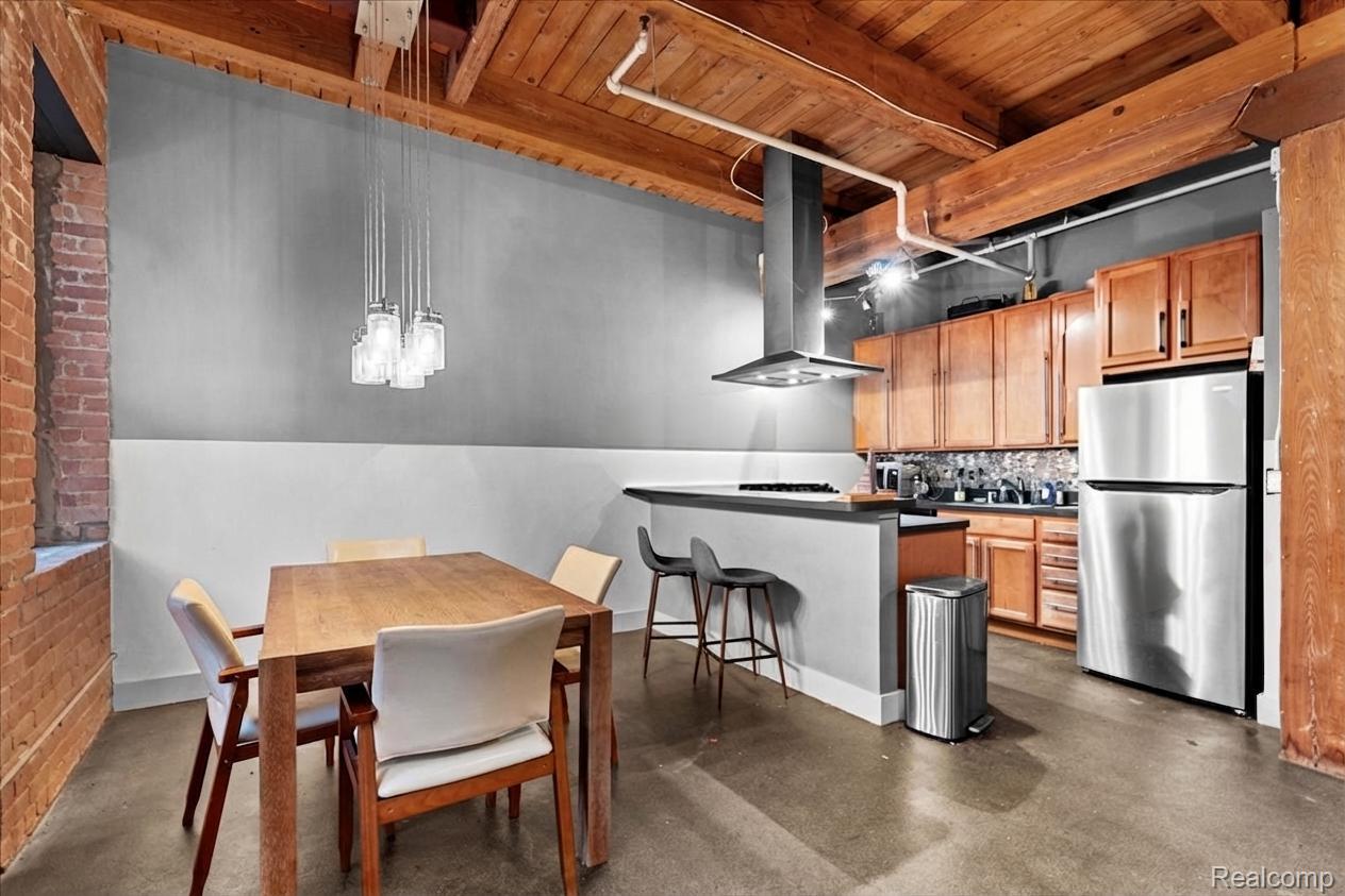 6533 E Jefferson Avenue 214W