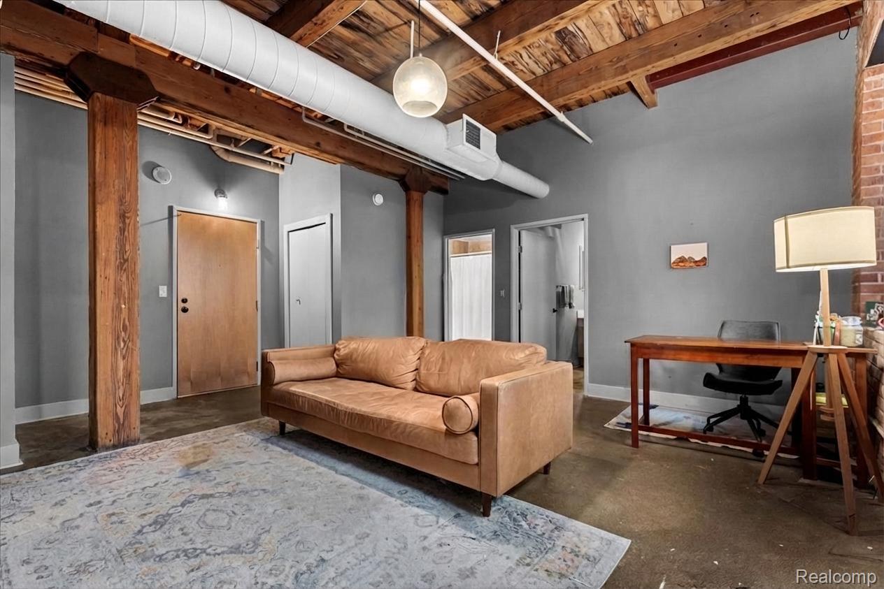 6533 E Jefferson Avenue 214W