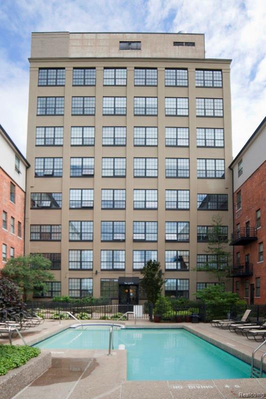 6533 E Jefferson Avenue 214W