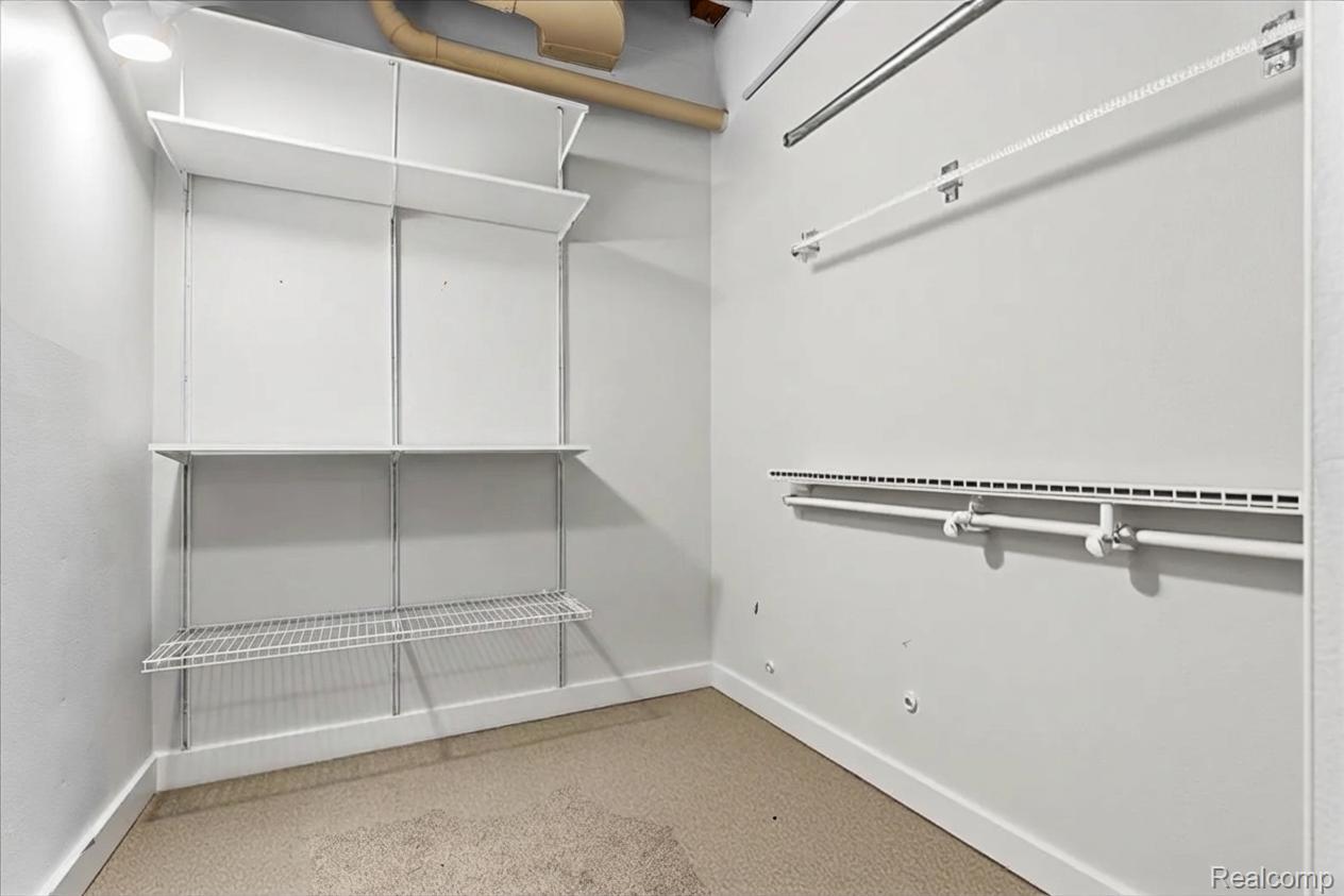 6533 E Jefferson Avenue 214W