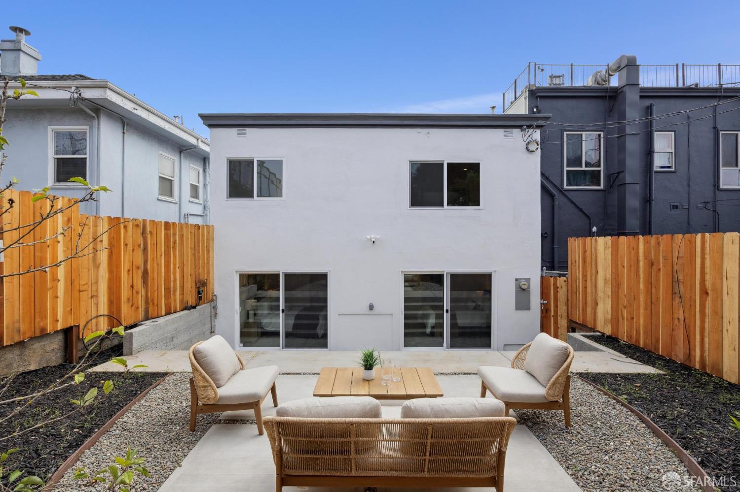 270 Claremont Boulevard