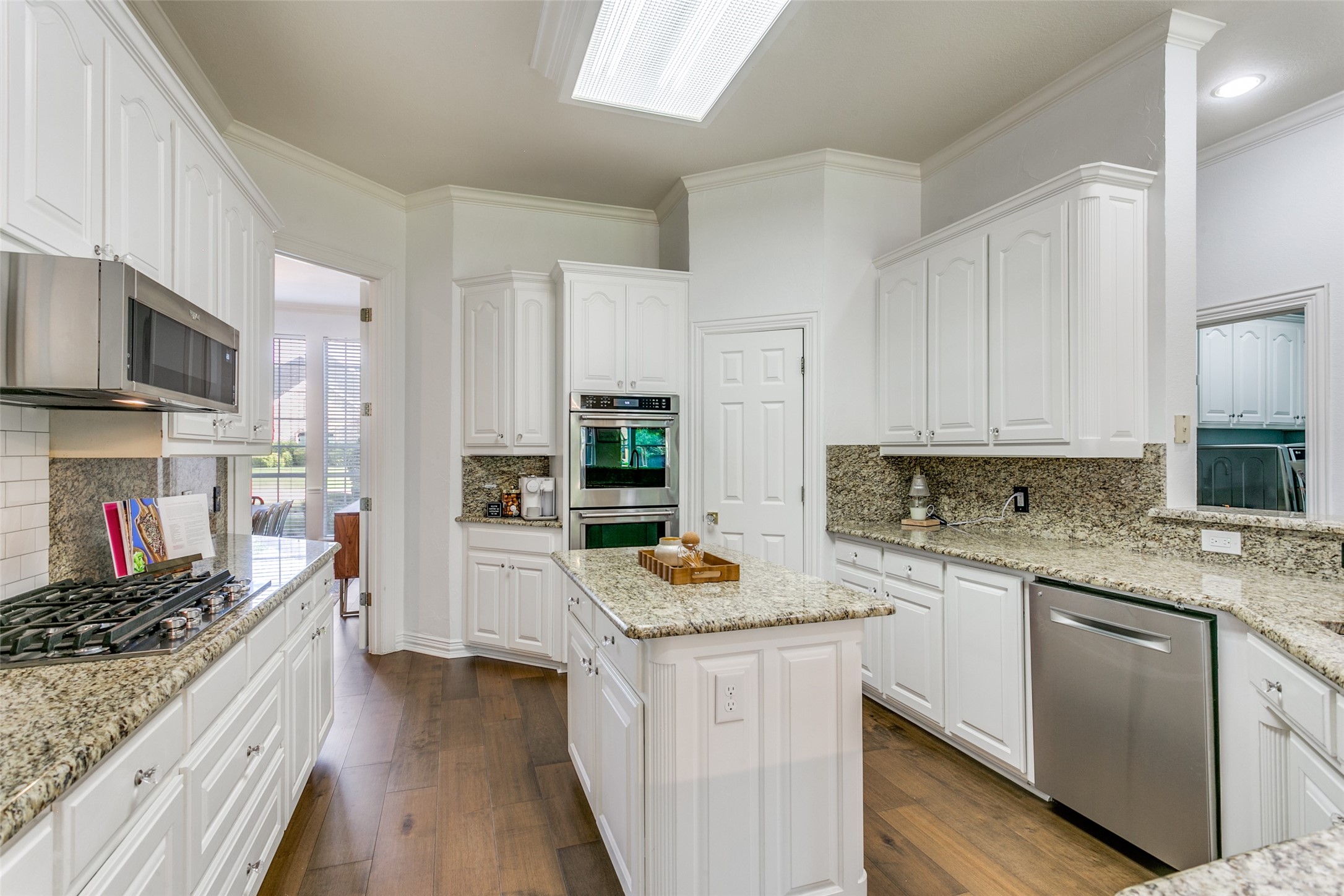1601 Kingswood Lane