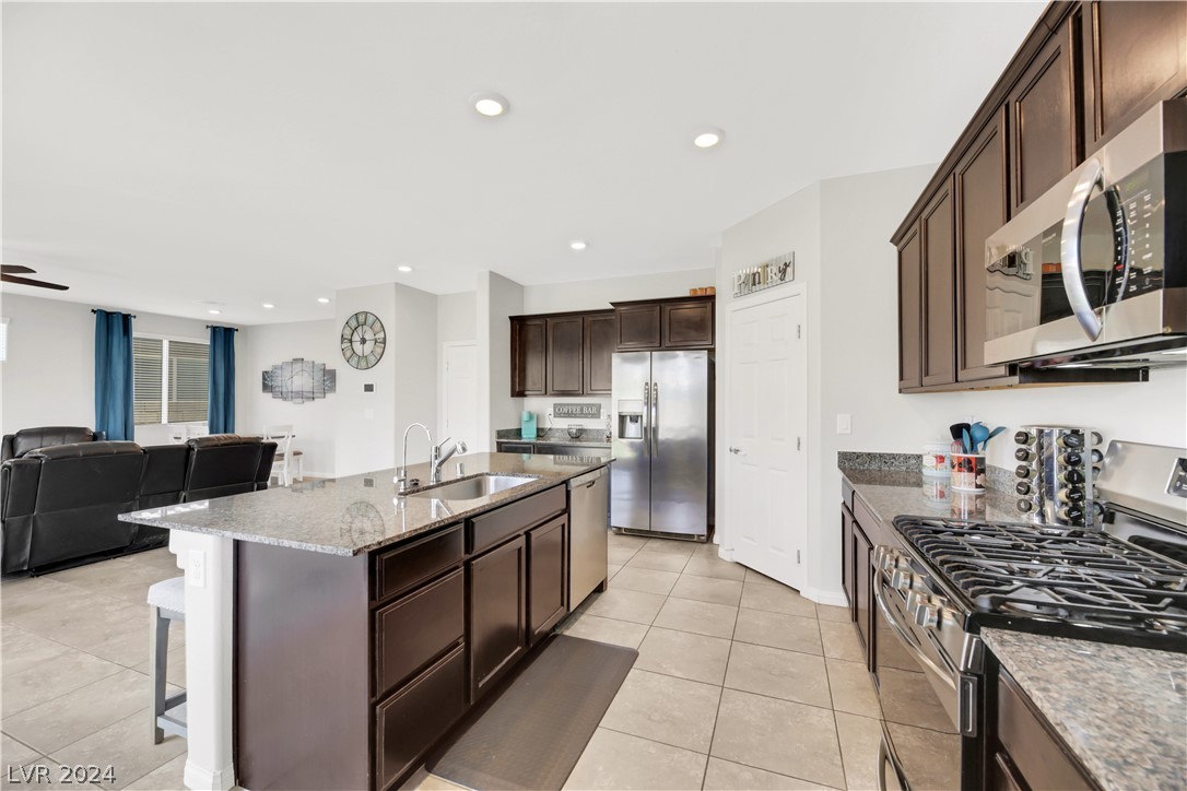 4336 Creekside Cavern Avenue