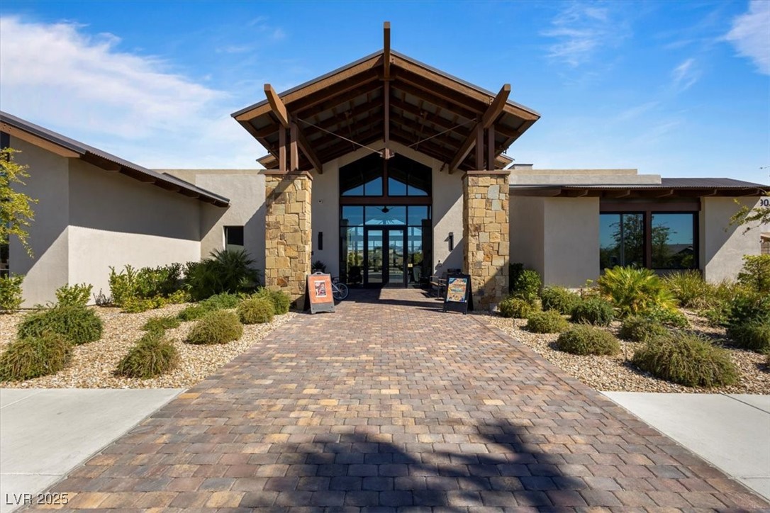 2261 Cold Canyon Avenue