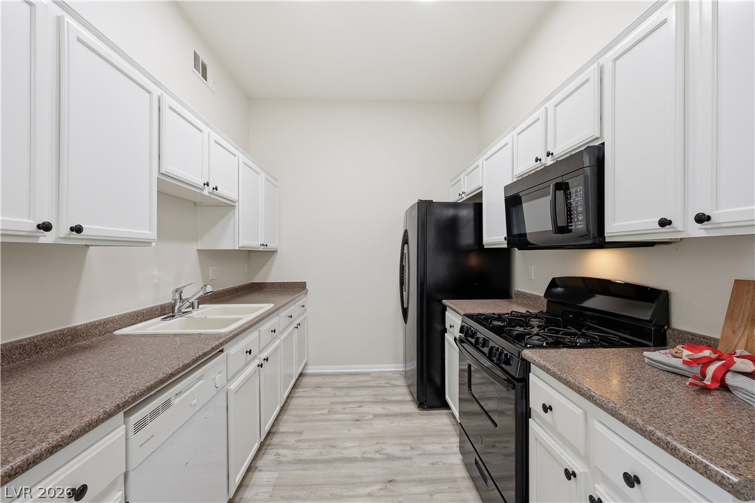 3544 Desert Cliff Street 102
