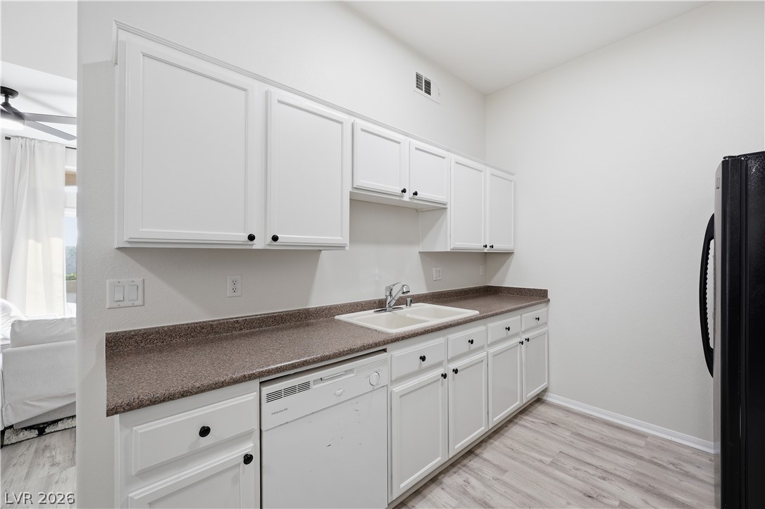 3544 Desert Cliff Street 102