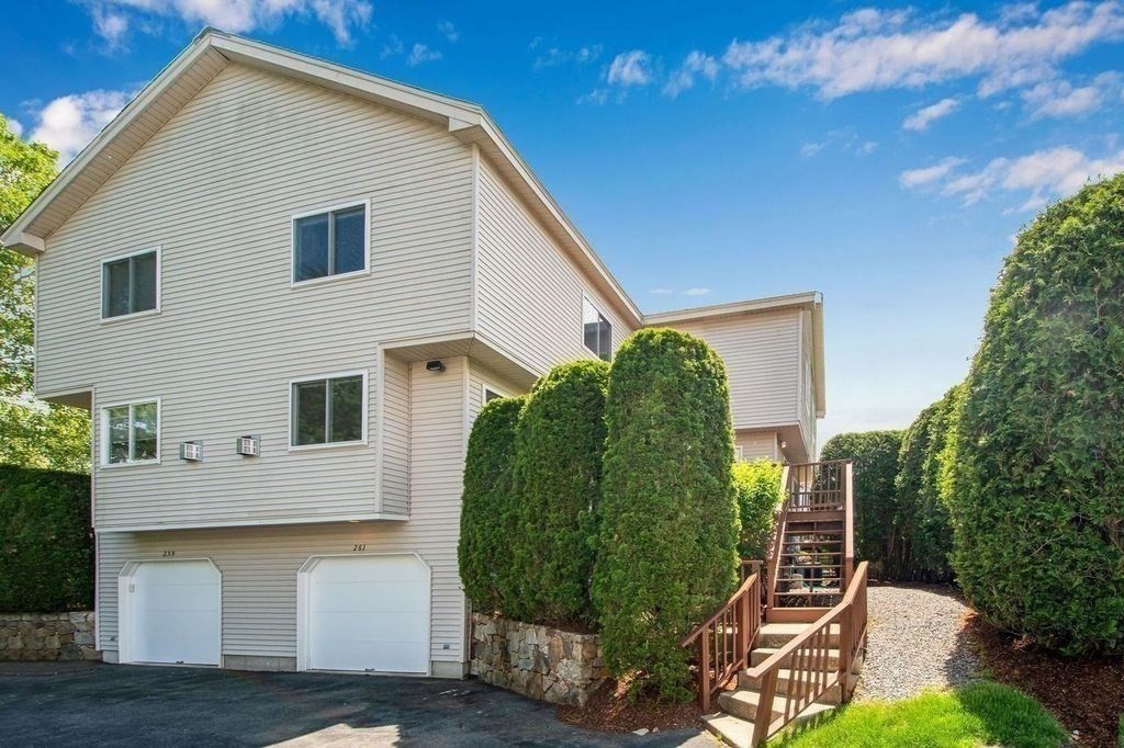 261 Captain Eames Cir # 261