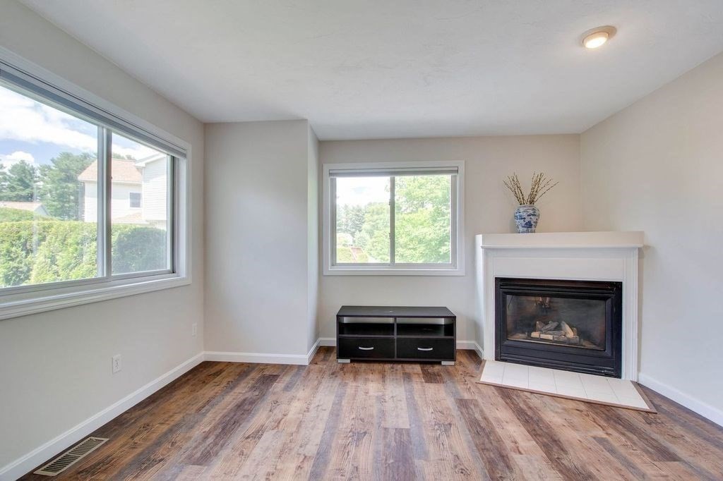 261 Captain Eames Cir # 261