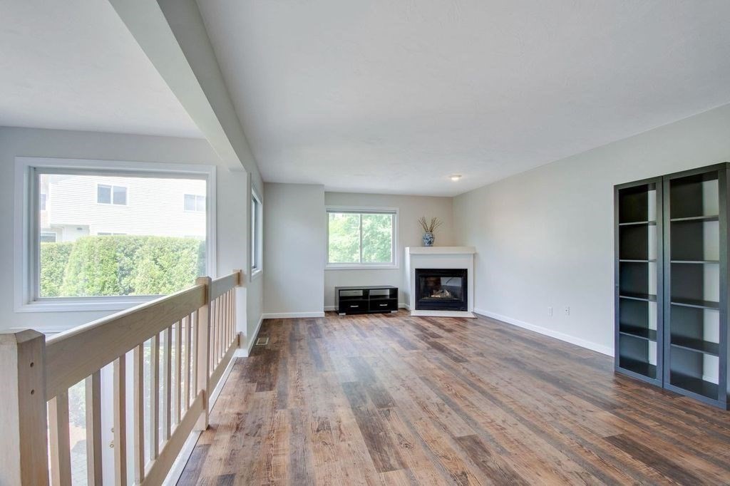 261 Captain Eames Cir # 261