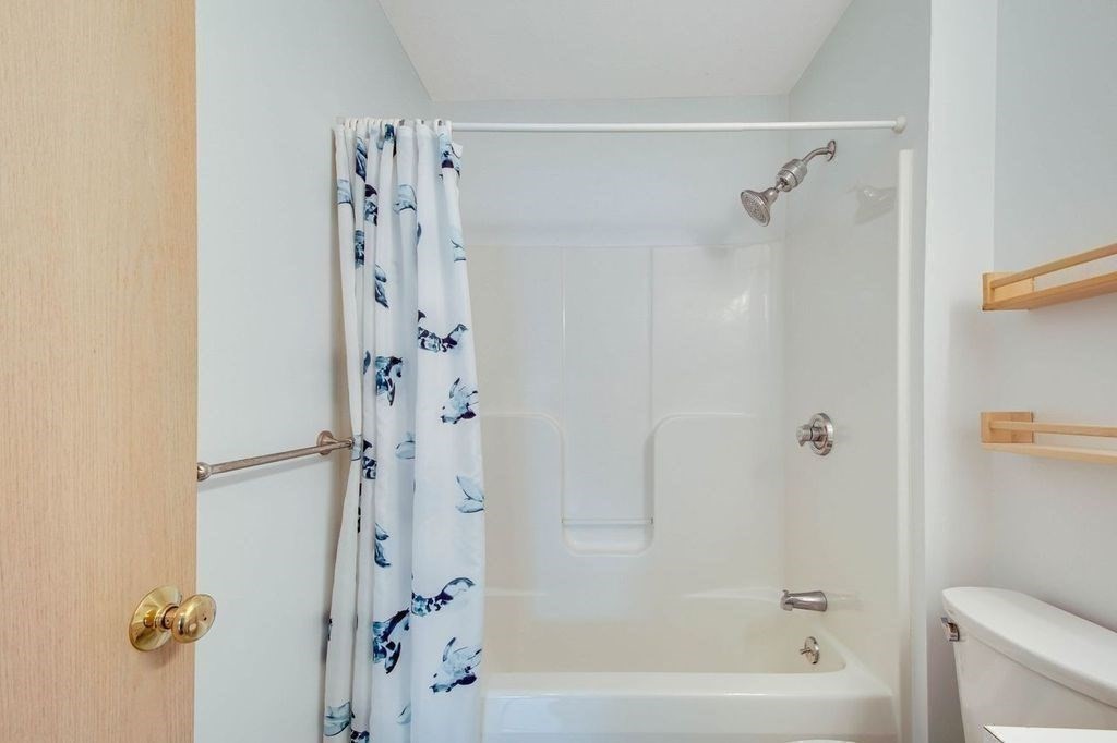 261 Captain Eames Cir # 261