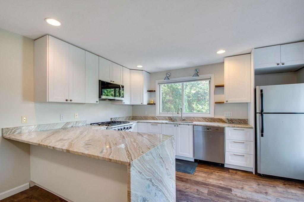 261 Captain Eames Cir # 261