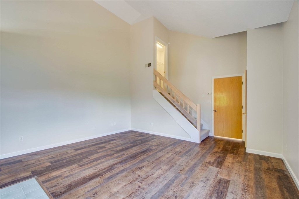 261 Captain Eames Cir # 261