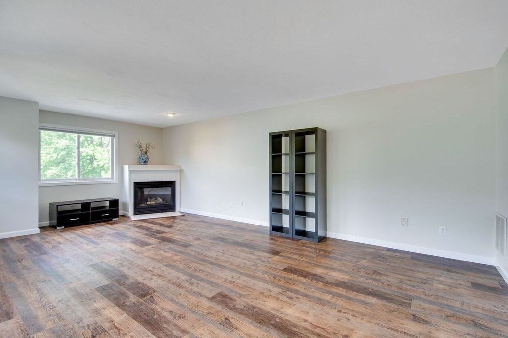 261 Captain Eames Cir # 261