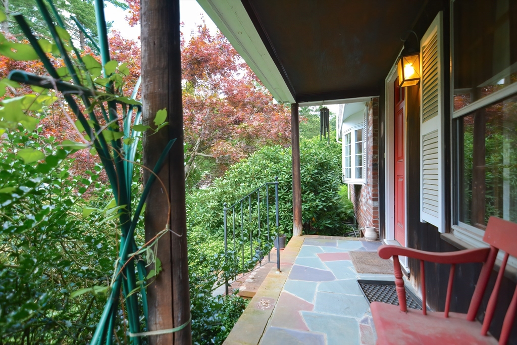16 Lantern Lane