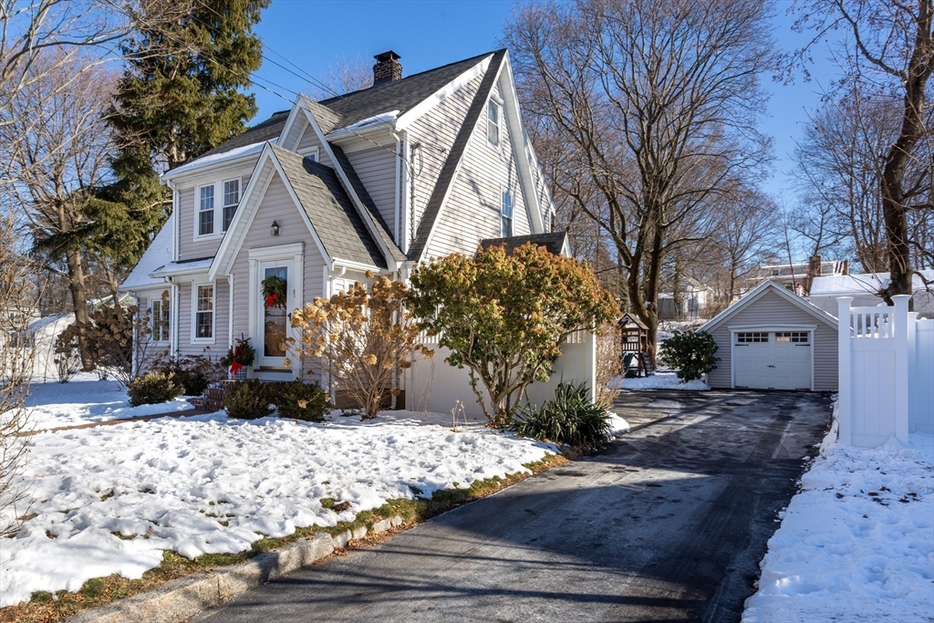 80 Pond St