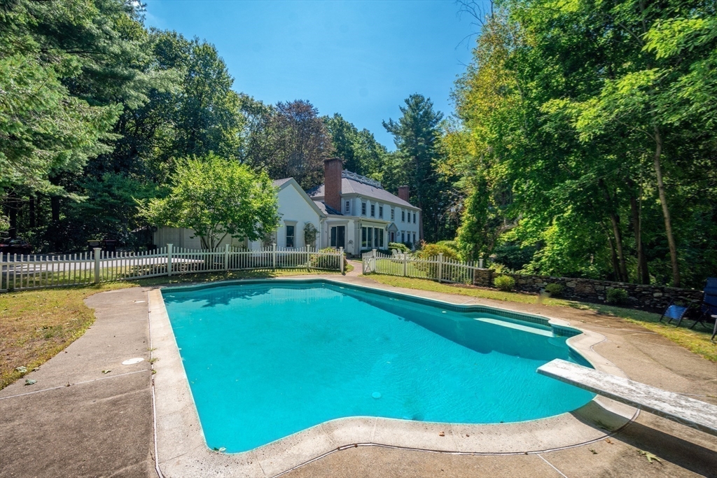 138 Pine St