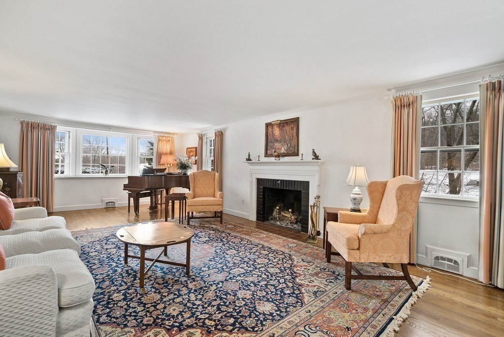 18 Greystone Rd