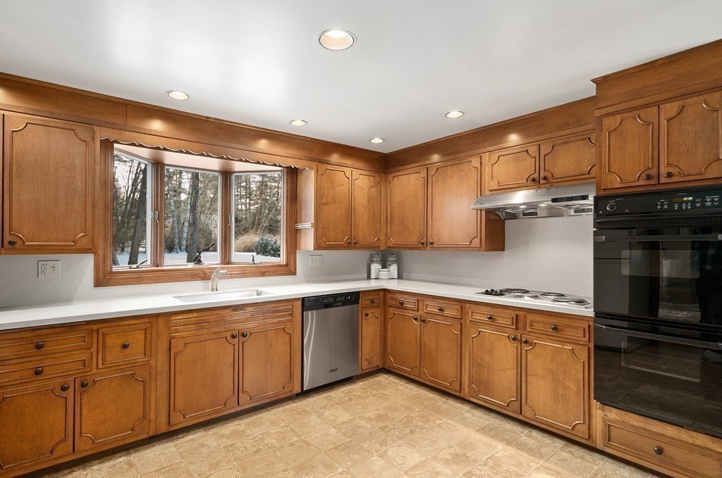 18 Greystone Rd