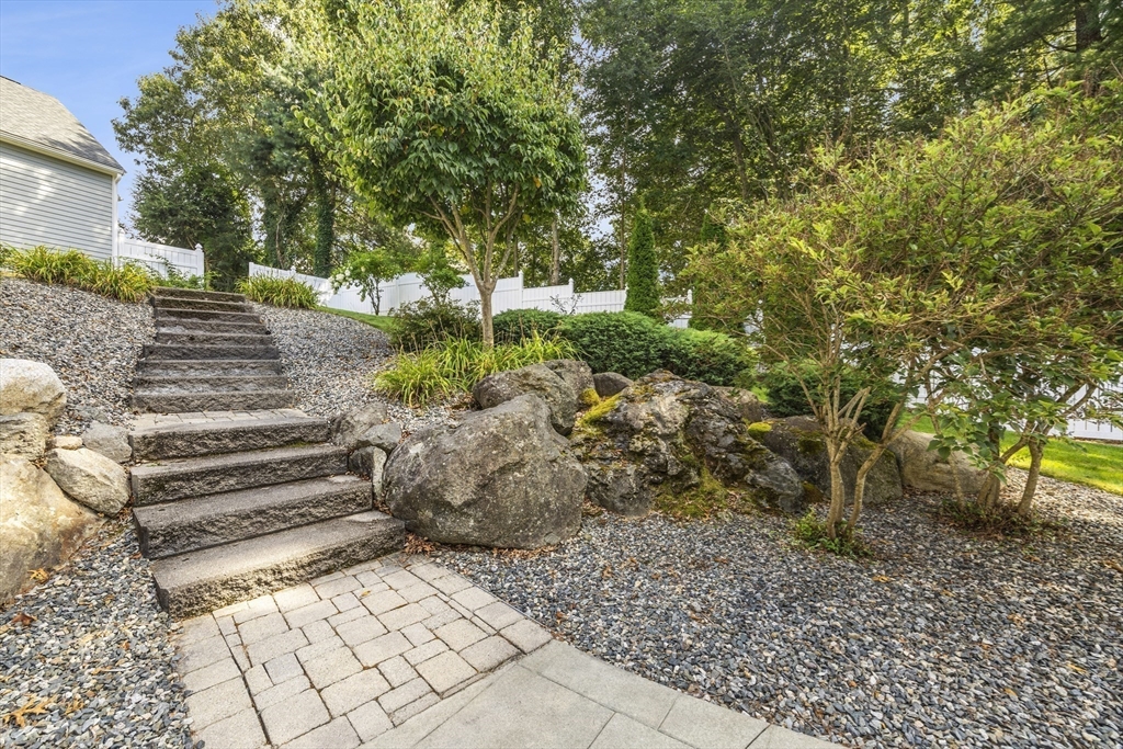 15 Pilgrim Rd